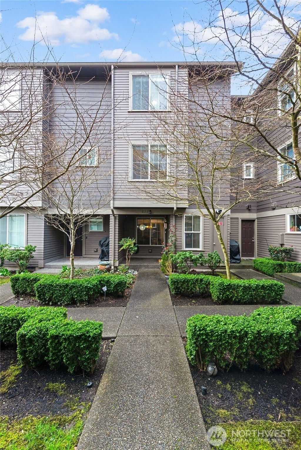 Photo of 877 5th Pl NE Pl, Issaquah, WA 98029 (MLS # 2490532)