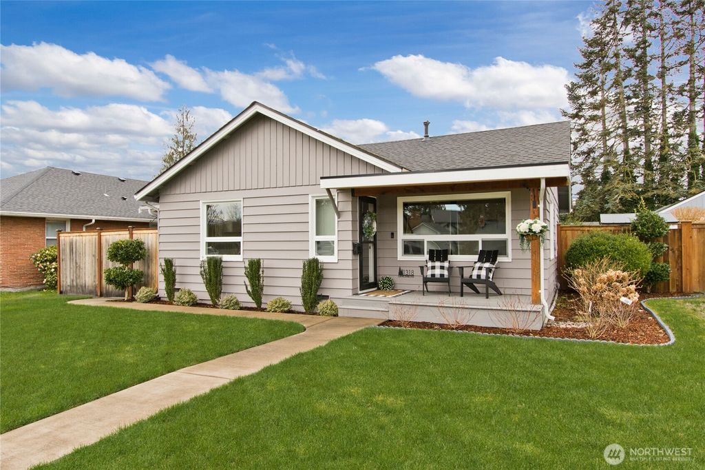 Photo of 1318 Lafromboise Street, Enumclaw, WA 98022 (MLS # 2493485)