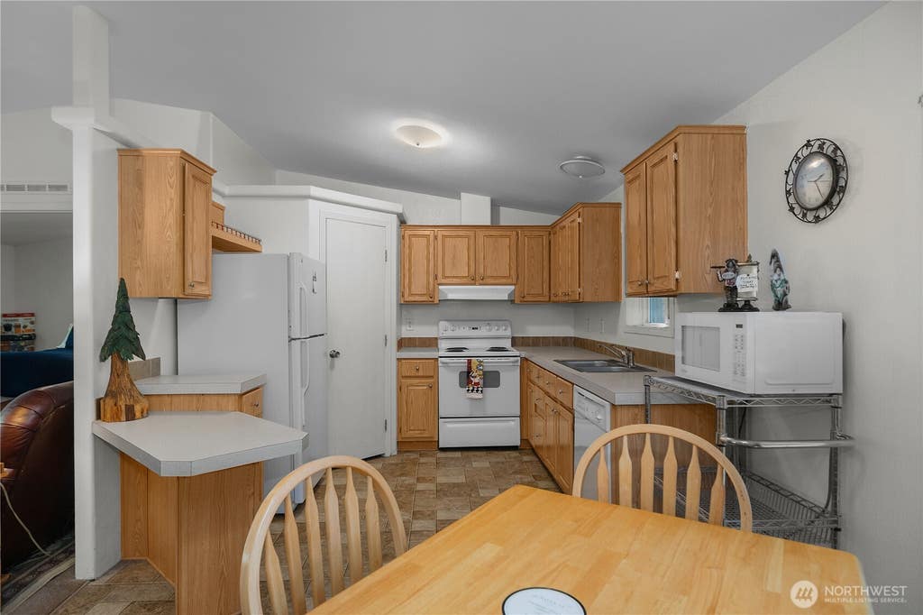 Photo of 451 E Lakeshore Dr W DR, Shelton, WA 98584 (MLS # 2560898)
