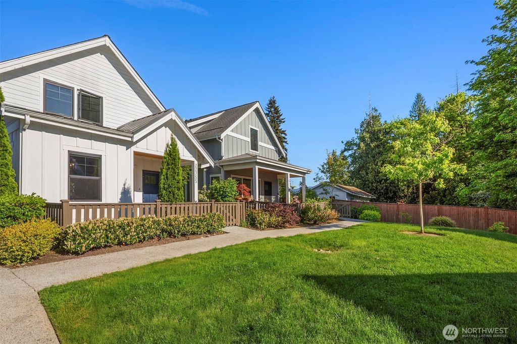 Photo of 22755 SE 14th Court, Sammamish, WA 98075 (MLS # 2523774)