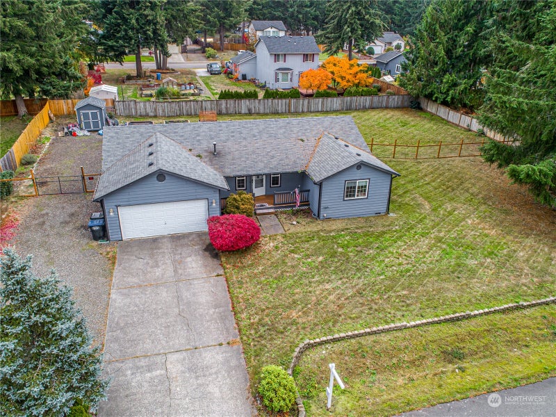 604 Nieland Loop SE