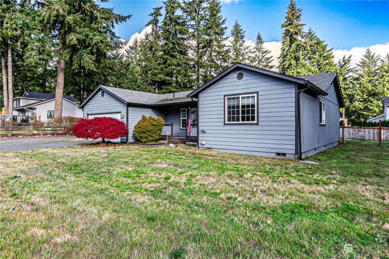 604 Nieland Loop SE
