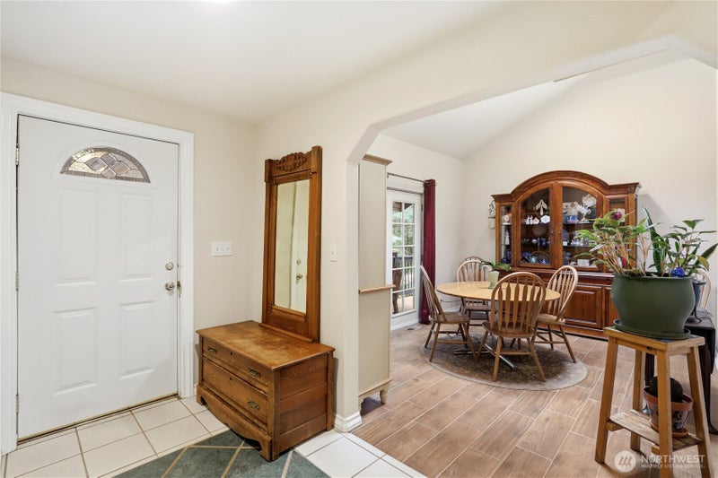 21 E Michelle Court