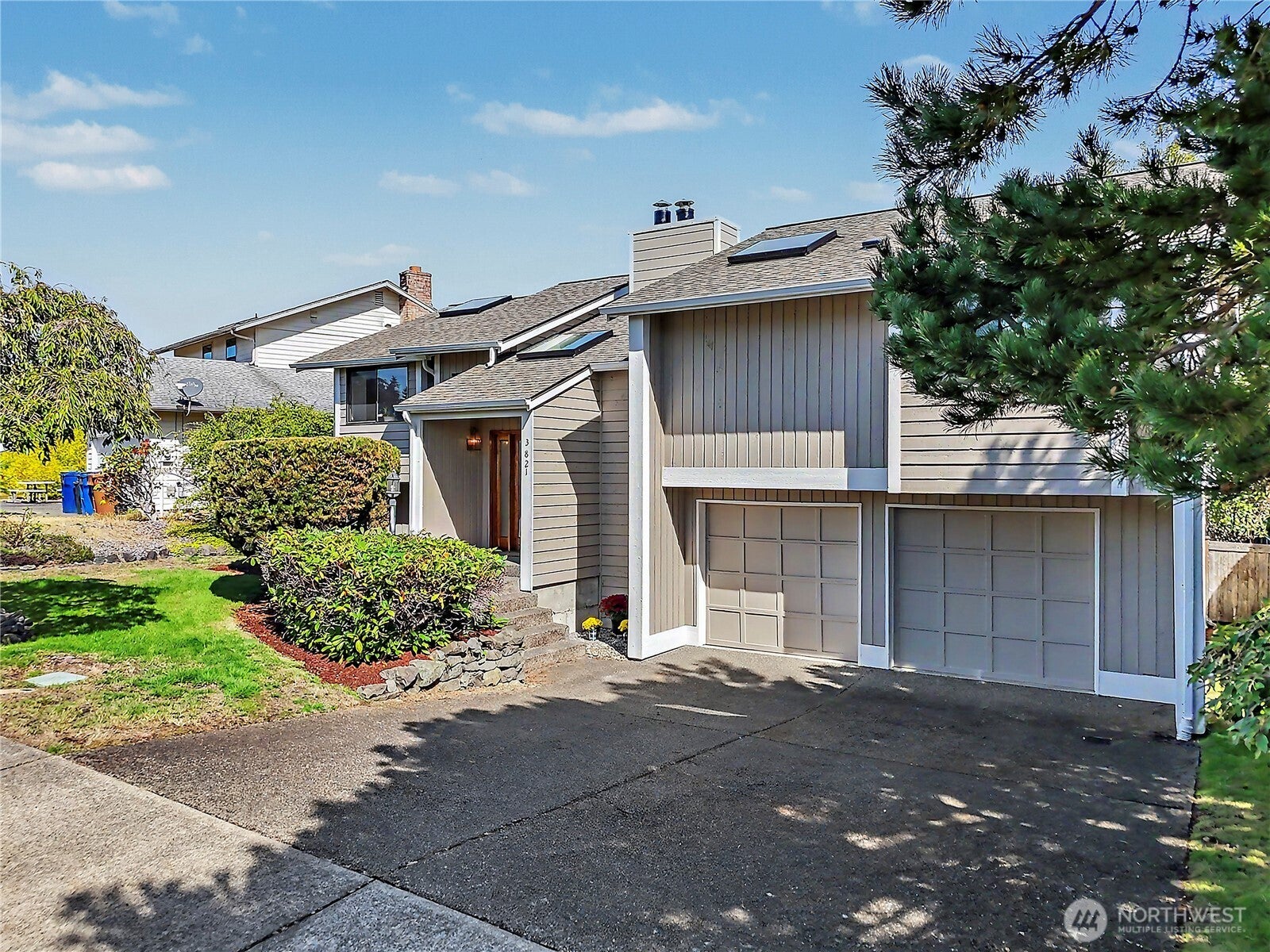 3821 Commencement Bay Drive N