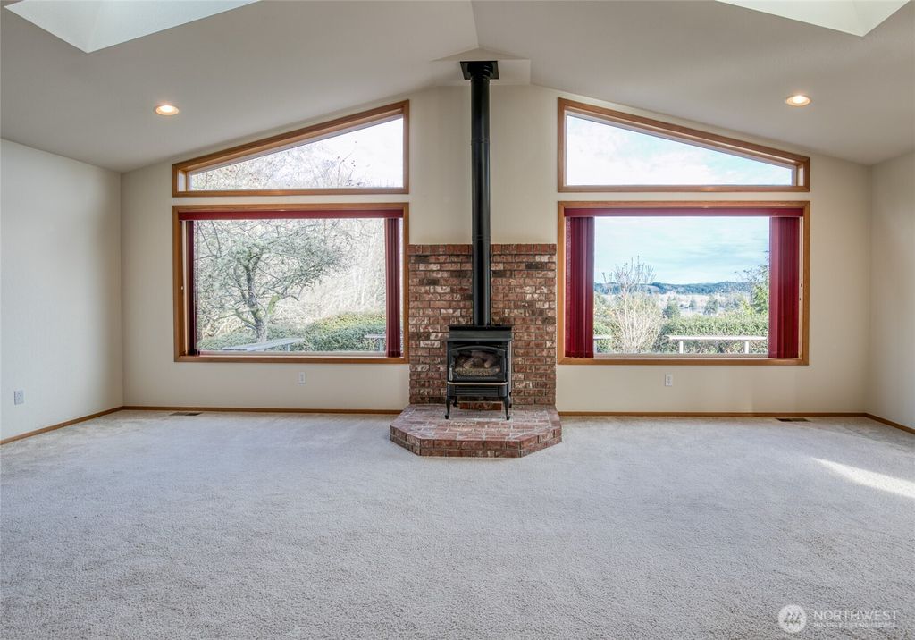 Photo of 912 Bell Drive, Cosmopolis, WA 98537 (MLS # 2458370)