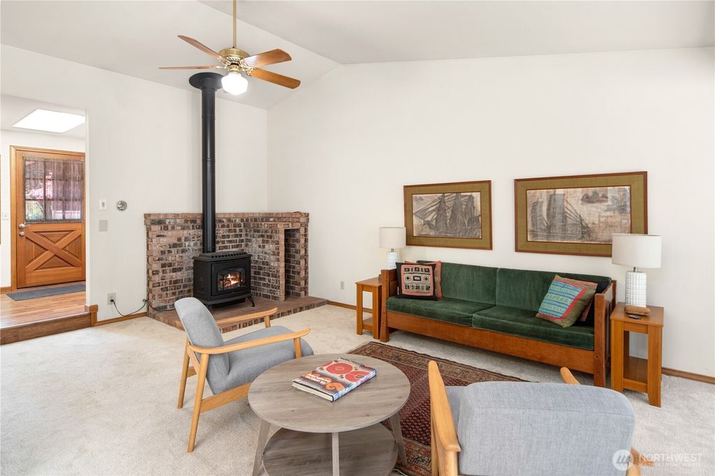 Photo of 2404 Rosecrans Street, Port Townsend, WA 98368 (MLS # 2503913)