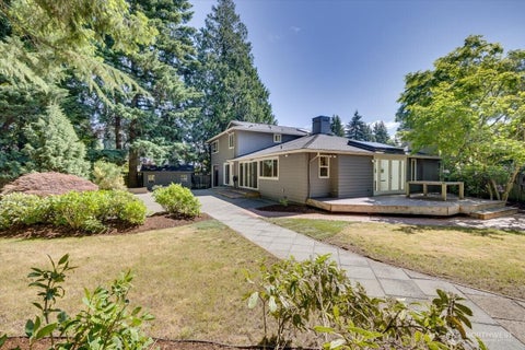Photo of 8510 SE 72nd Street, Mercer Island, WA 98040 (MLS # 2558959)