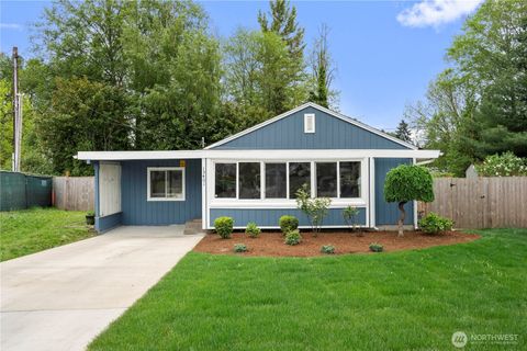 Photo of 15401 2nd Avenue NE, Shoreline, WA 98155 (MLS # 2519719)
