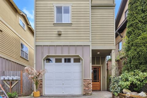 Photo of 2221 E Spruce Street, Seattle, WA 98122 (MLS # 2499188)