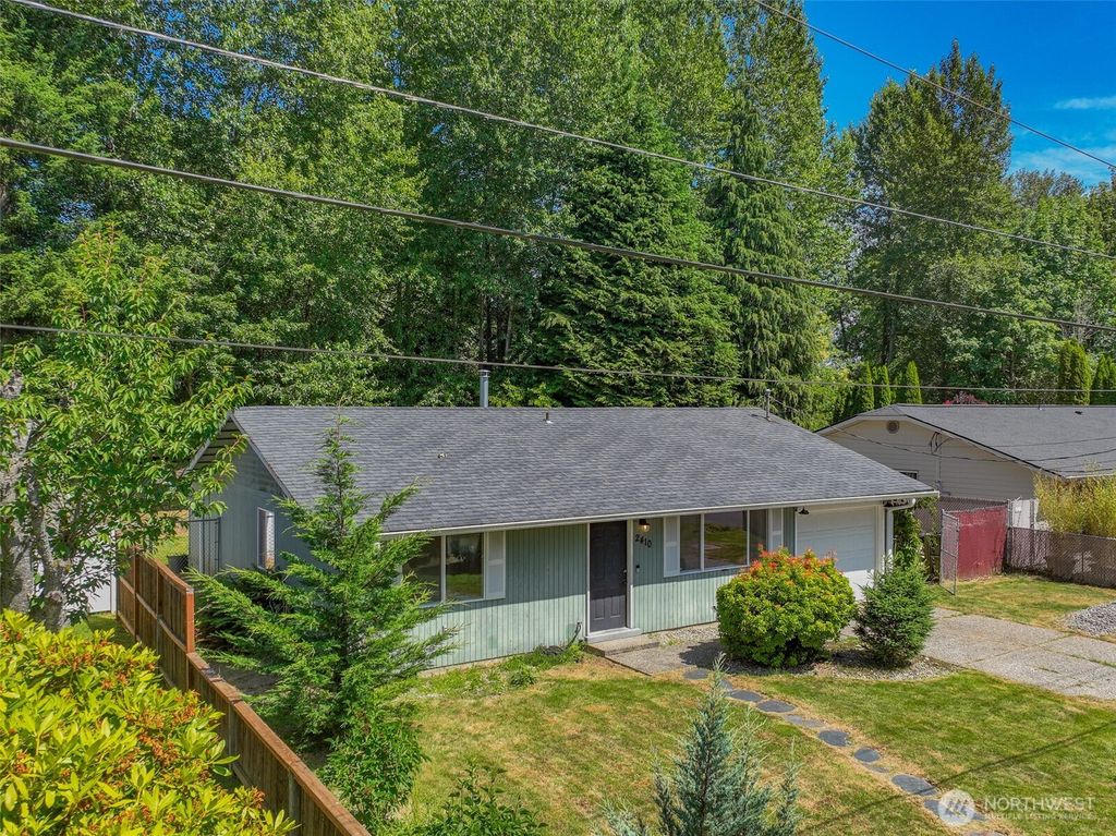Photo of 2410 Westlake Drive SE, Lacey, WA 98503 (MLS # 2546184)
