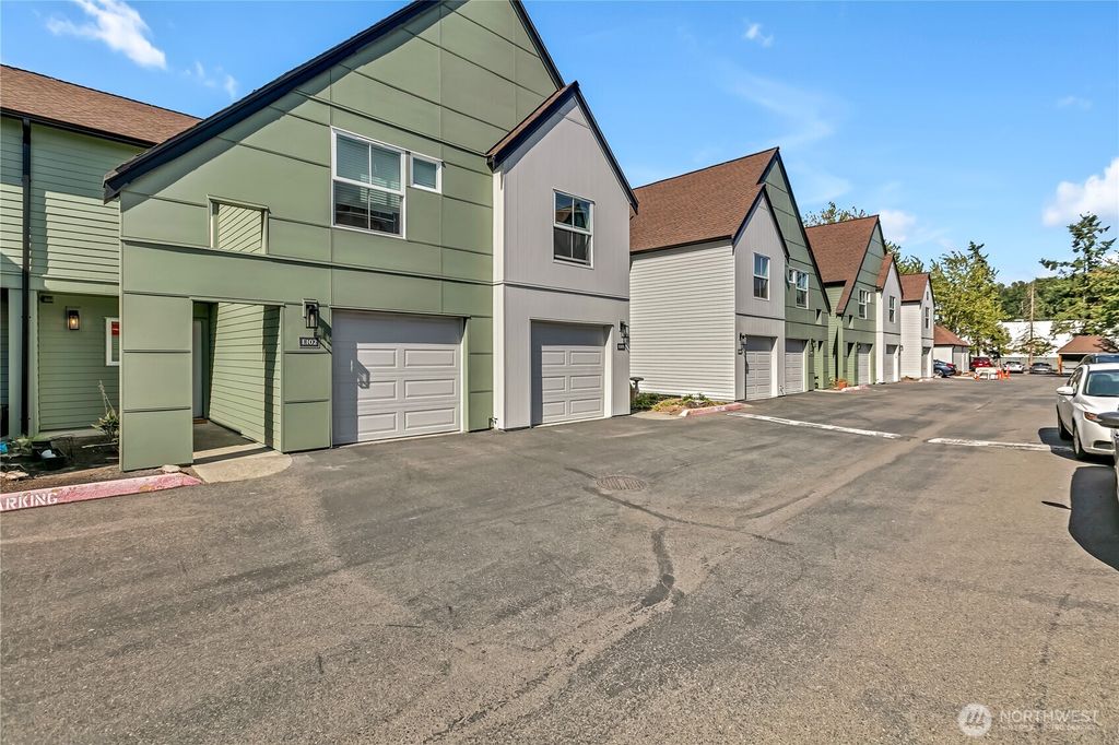 Photo of 6706 S 239th Place #E103, Kent, WA 98032 (MLS # 2413397)