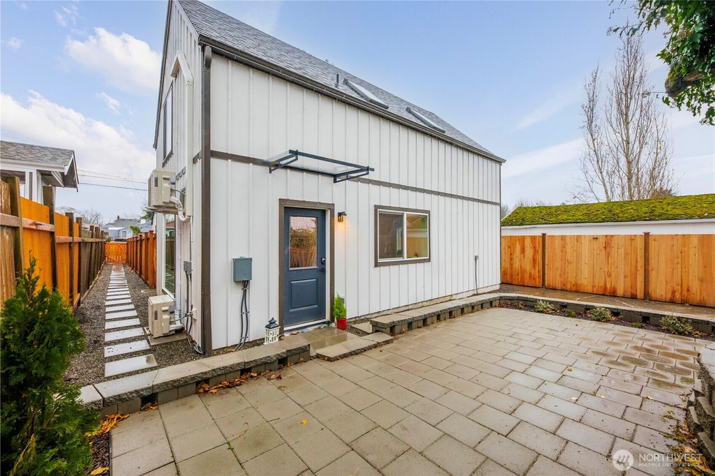 Photo of 9223 38th Avenue S #B, Seattle, WA 98118 (MLS # 2460528)