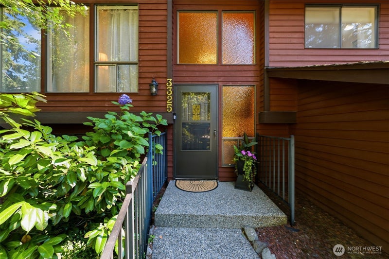 3325 Summer Place