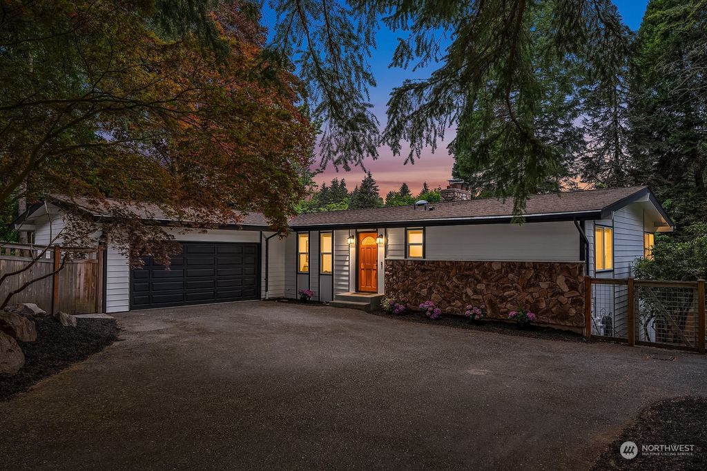 Photo of 5206 NE 190th Street, Lake Forest Park, WA 98155 (MLS # 2238494)