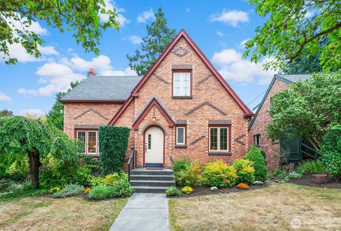 Photo of 1226 25th Avenue E, Seattle, WA 98112 (MLS # 2506930)