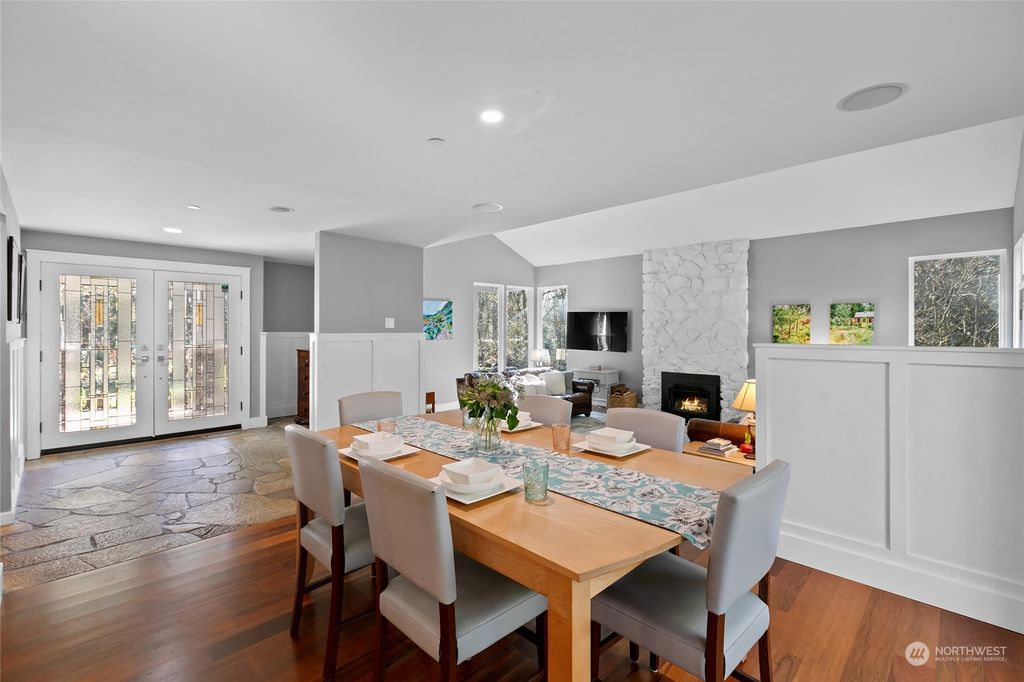 Photo of 6527 225th Avenue NE, Redmond, WA 98053 (MLS # 2325924)