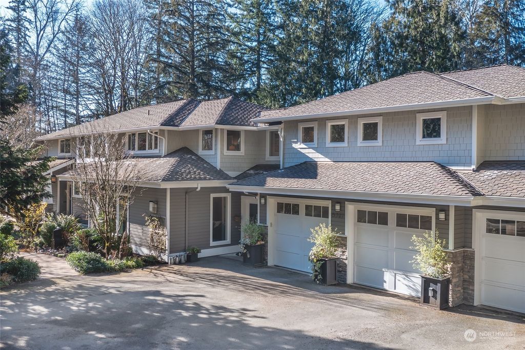 Photo of 6527 225th Avenue NE, Redmond, WA 98053 (MLS # 2325924)