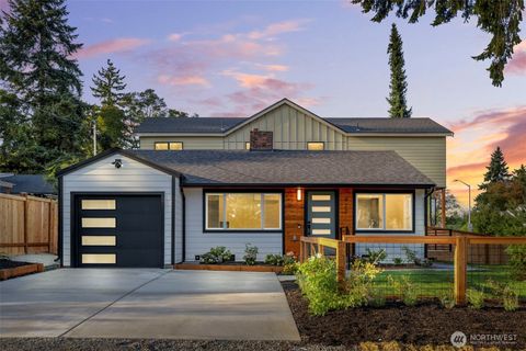 Photo of 922 NE 117th Street, Seattle, WA 98125 (MLS # 2429034)