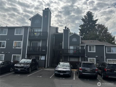 Photo of 22810 30th Avenue S #A204, Des Moines, WA 98198 (MLS # 2439625)