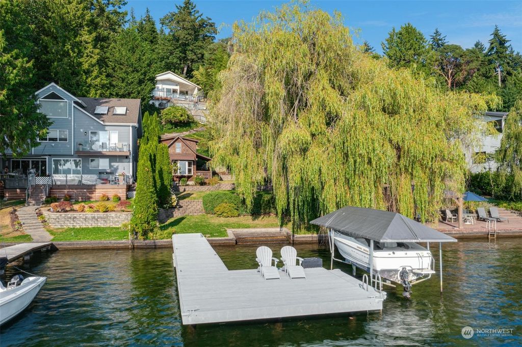 Photo of 11523 Holmes Point Drive NE, Kirkland, WA 98034 (MLS # 2275826)