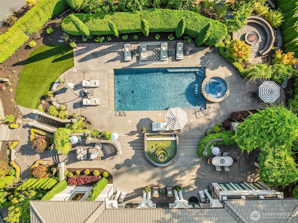 Photo of 8638 NE 19th Place, Clyde Hill, WA 98004 (MLS # 2424869)