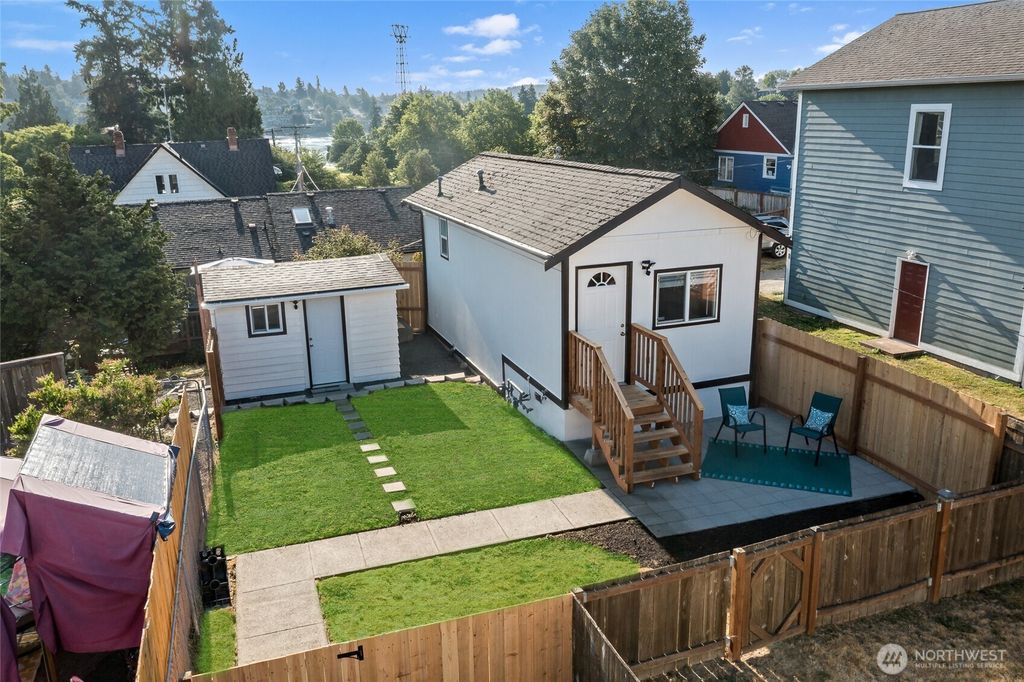 Photo of 1336 Elizabeth Avenue #B, Bremerton, WA 98337 (MLS # 2443457)