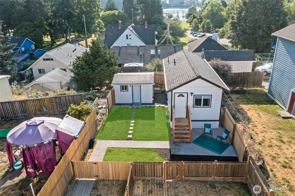 Photo of 1336 Elizabeth Avenue #B, Bremerton, WA 98337 (MLS # 2443457)