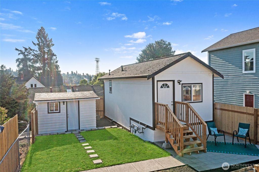 Photo of 1336 Elizabeth Avenue #B, Bremerton, WA 98337 (MLS # 2443457)