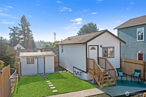 Photo of 1336 Elizabeth Avenue #B, Bremerton, WA 98337 (MLS # 2443457)