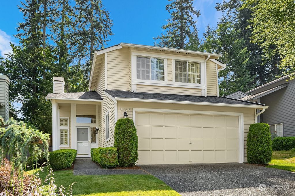 Photo of 4235 243rd Avenue SE, Sammamish, WA 98029 (MLS # 2135024)