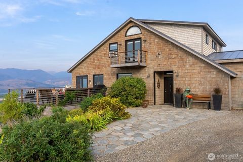 Photo of 8 Deer Trails Way, Winthrop, WA 98862 (MLS # 2431532)