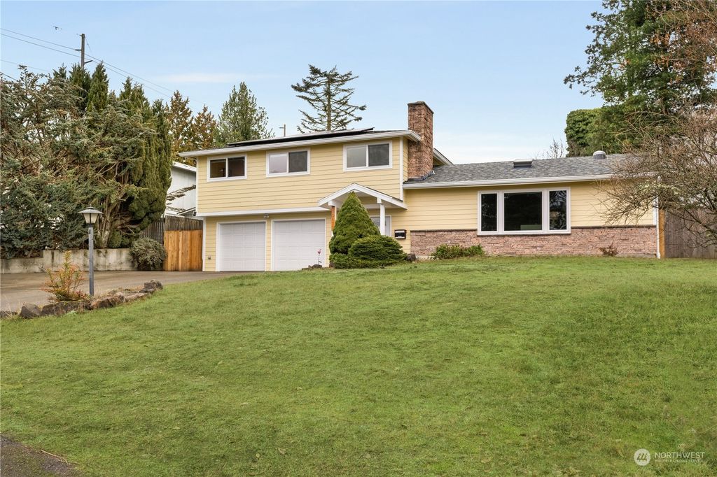 Photo of 16412 4th Avenue NE, Shoreline, WA 98155 (MLS # 2030318)