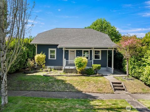 Photo of 471 16TH Avenue, Longview, WA 98632 (MLS # 2526473)