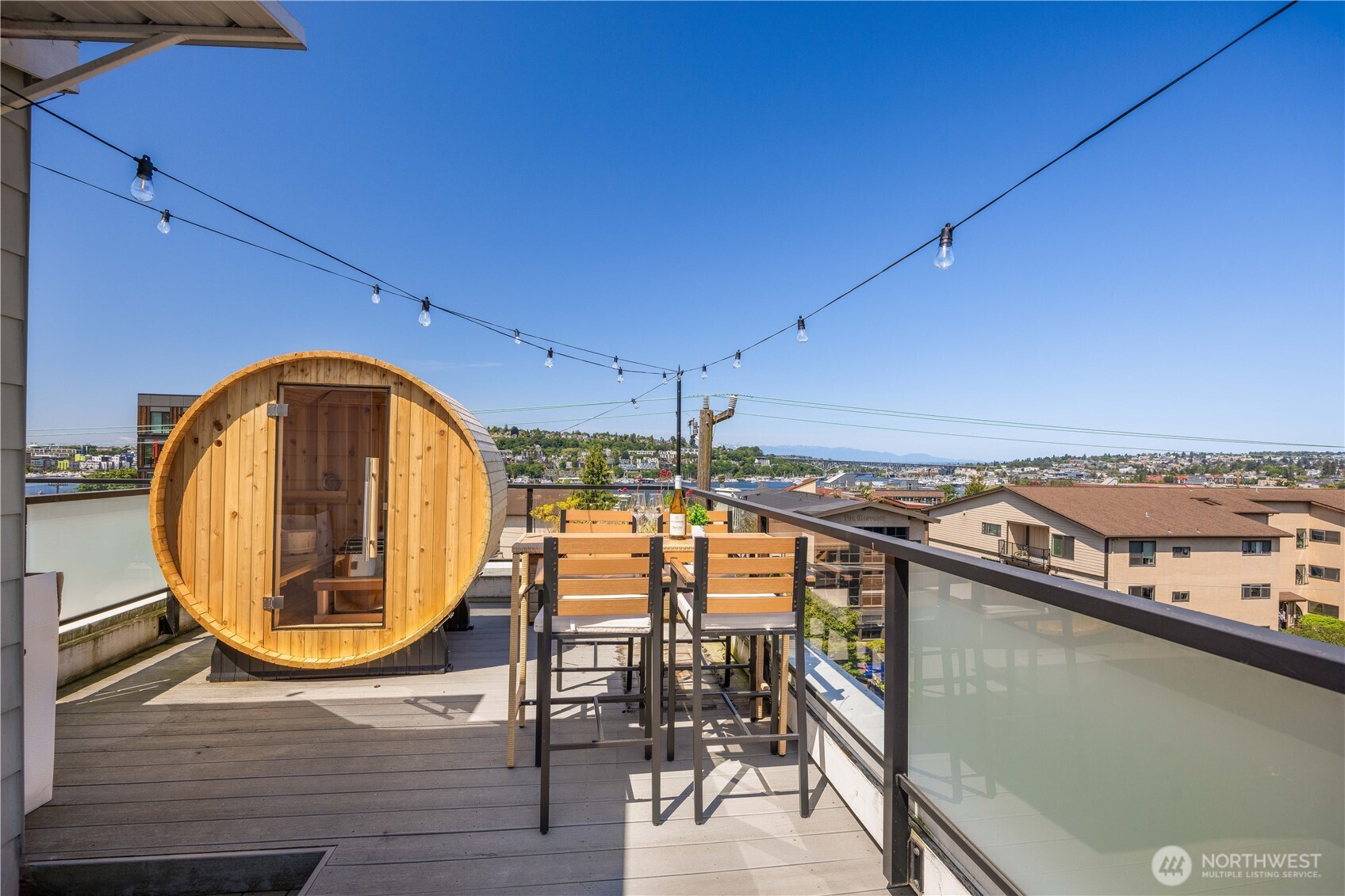 2220 Franklin Avenue E C