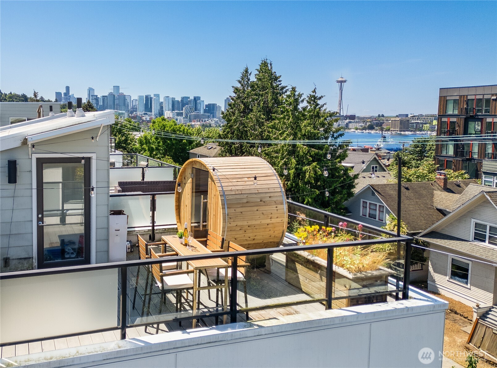 2220 Franklin Avenue E C