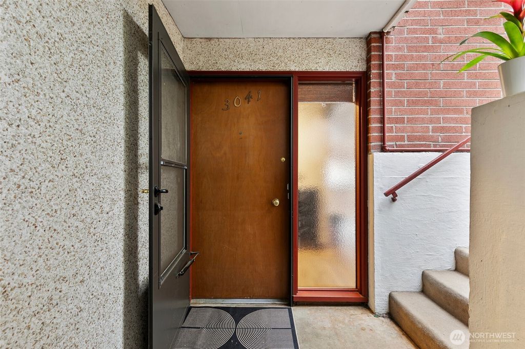 Photo of 3041 24th Avenue W, Seattle, WA 98199 (MLS # 2505894)