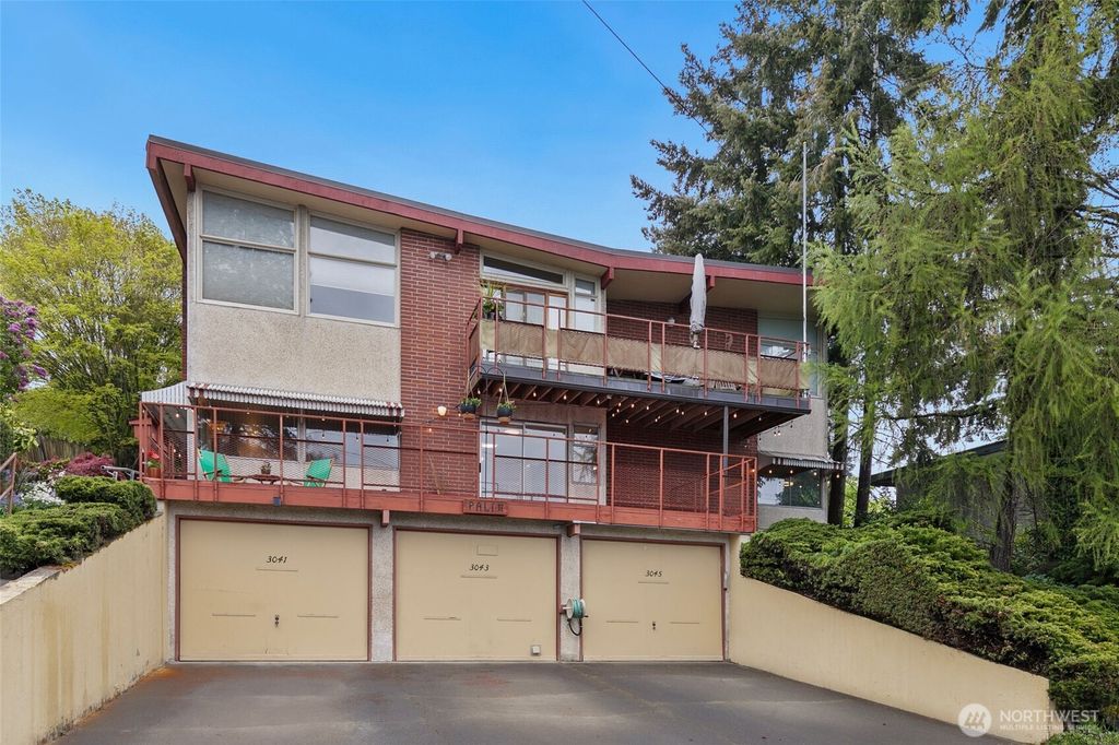 Photo of 3041 24th Avenue W, Seattle, WA 98199 (MLS # 2505894)