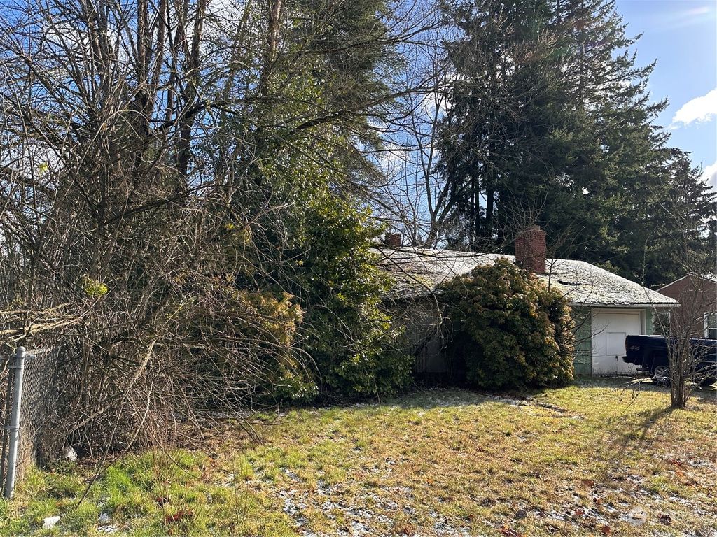 Photo of 16830 11th Avenue NE, Shoreline, WA 98155 (MLS # 2050018)