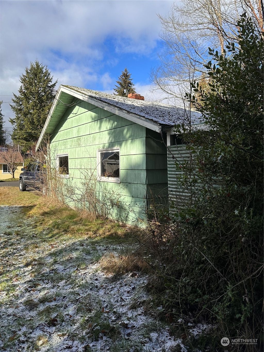 Photo of 16830 11th Avenue NE, Shoreline, WA 98155 (MLS # 2050018)