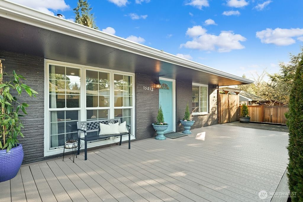 Photo of 15812 30 Avenue NE, Shoreline, WA 98155 (MLS # 2484898)