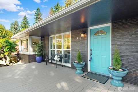 Photo of 15812 30 Avenue NE, Shoreline, WA 98155 (MLS # 2484898)