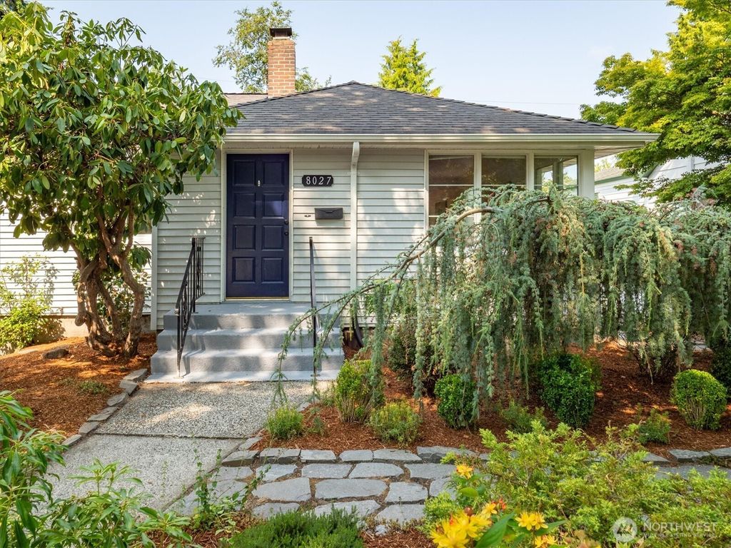 Photo of 8027 40th Avenue NE, Seattle, WA 98115 (MLS # 2397522)