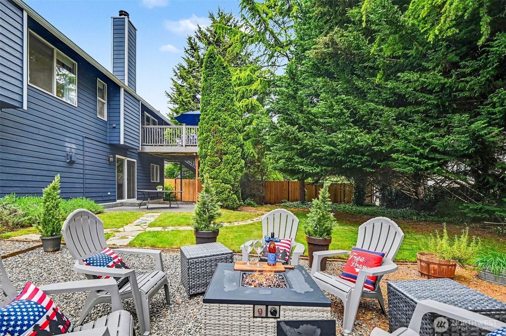 Photo of 19721 9th Drive SE, Bothell, WA 98012 (MLS # 2527413)
