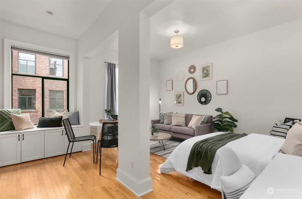 Photo of 22 John St St #22, Seattle, WA 98109 (MLS # 2210030)