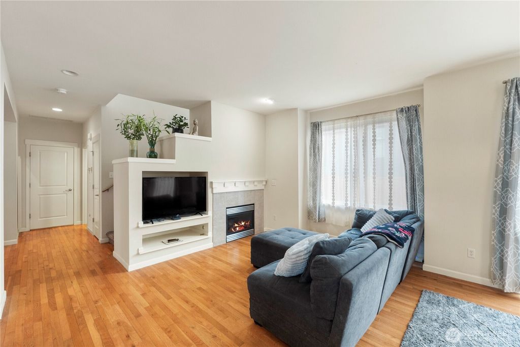 Photo of 1346 32nd Place NE, Auburn, WA 98002 (MLS # 2472557)