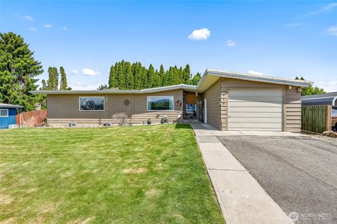 Photo of 615 N Jerome LN, East Wenatchee, WA 98802 (MLS # 2524157)