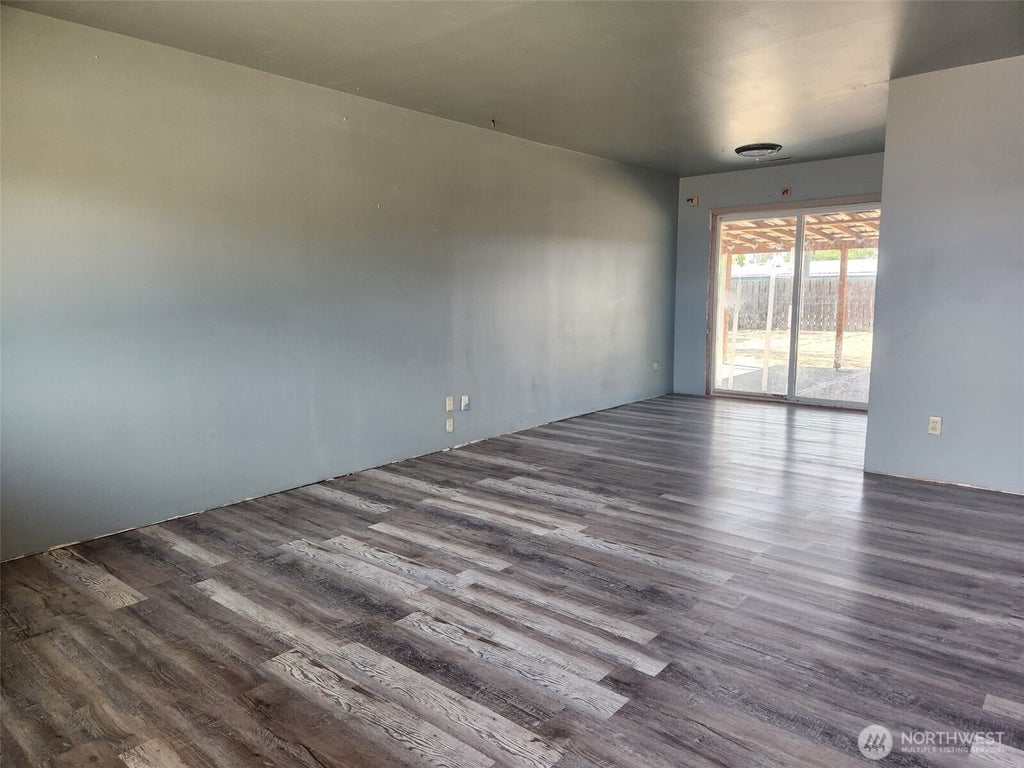 Photo of 805 Lindberg Lane, Moses Lake, WA 98837 (MLS # 2581945)