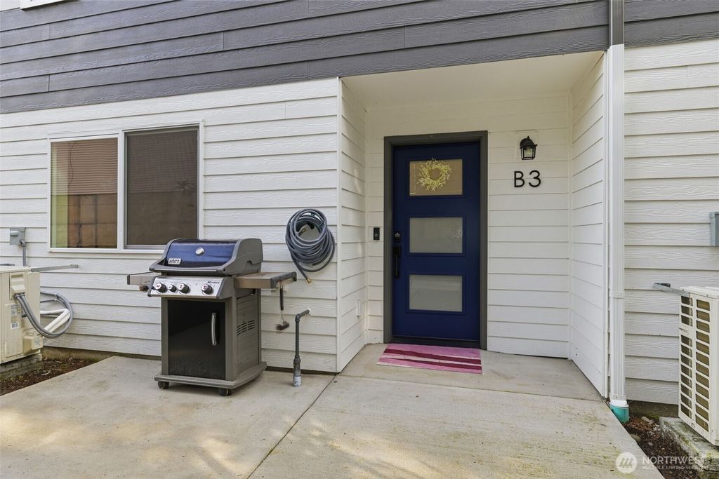 Photo of 806 164th Street SW #B3, Lynnwood, WA 98037 (MLS # 2476622)