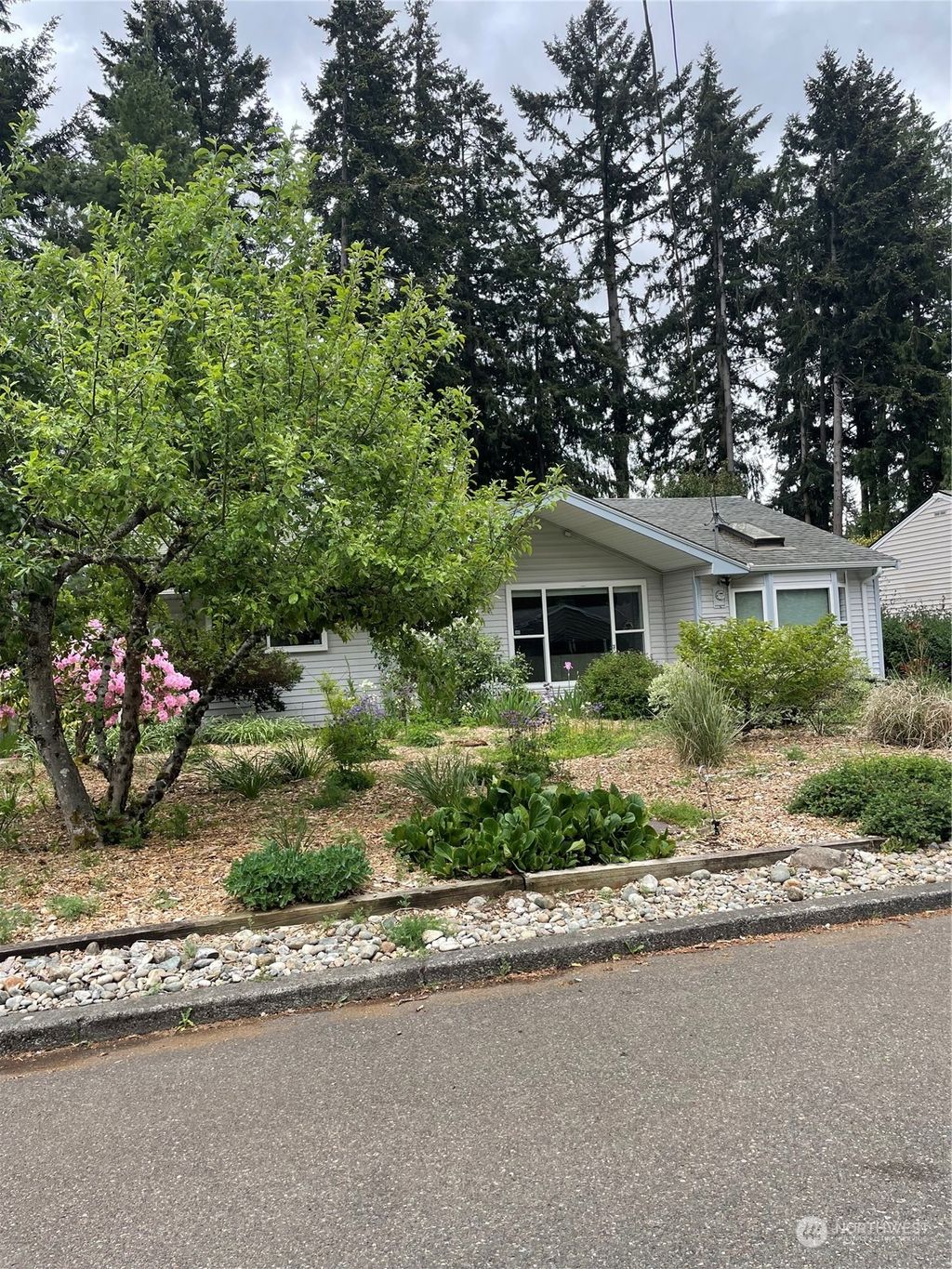 Photo of 16850 Palatine Avenue N, Shoreline, WA 98133 (MLS # 2241827)