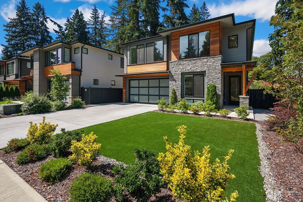Photo of 11223 114th Place NE, Kirkland, WA 98033 (MLS # 2149045)